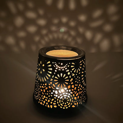 Räucherstövchen Mandala MINI – kunstvoll verziertes, konisches Räucherstövchen aus Metall mit Bläschen-Dekor, ideal für Räucherwerk, Kräuter, Blüten und Harze. Perfekt für Räucherrituale, Meditation, Yoga und die Rauhnächte. Inklusive Räucherplättchen für ein intensives Dufterlebnis. 