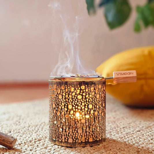 Räucherstövchen / Weihrauch Brenner "Bubble" gold mit silbernen Räuchersieb, auf dem Weihrauch aus dem Oman brennt mit Teelichteinhänger für Weihrauch und Räucherwerke